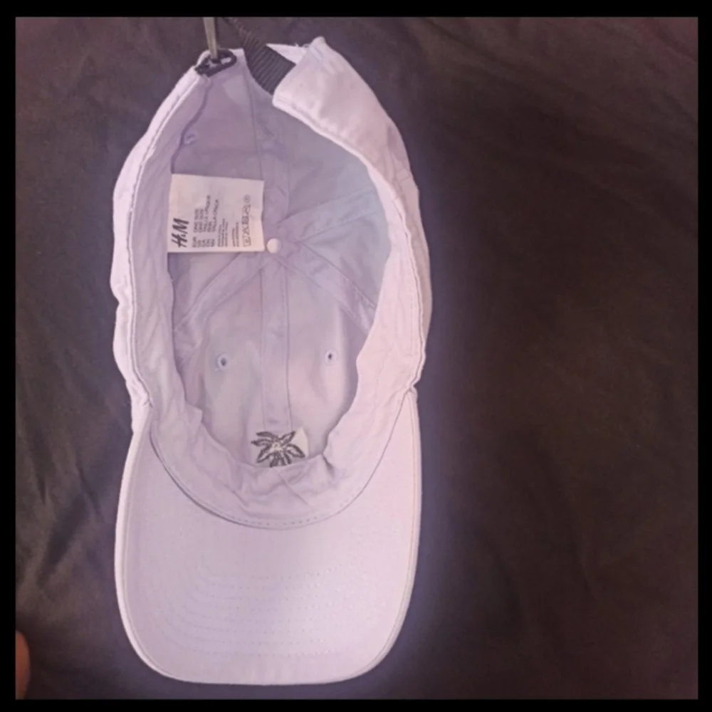 H&M Lavender Cap - Picture 3 of 4